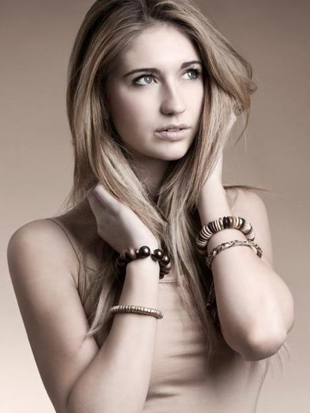 Miss BCBG Holly